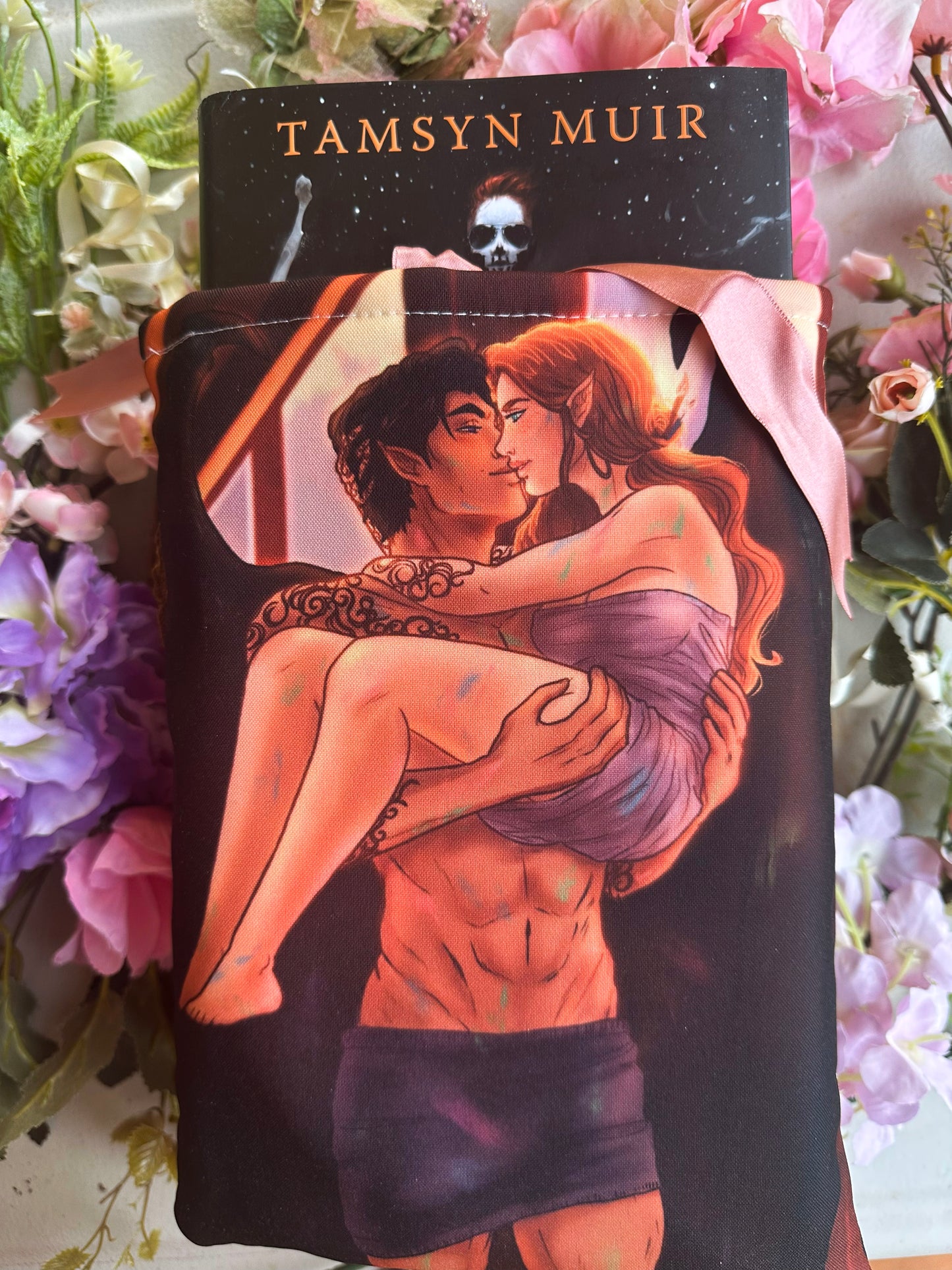 WOODEN PIN: I'm shipping them! Nessian, Feysand, Poppycas, Yenneralt, Jurdan, Darcy Elizabeth, Bryce Hunt, Rowaelin