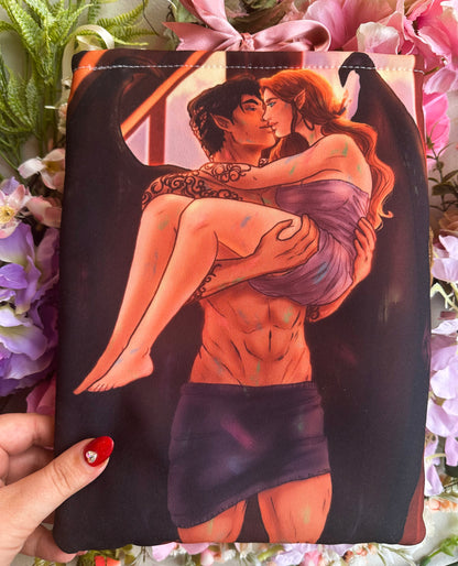 WOODEN PIN: I'm shipping them! Nessian, Feysand, Poppycas, Yenneralt, Jurdan, Darcy Elizabeth, Bryce Hunt, Rowaelin