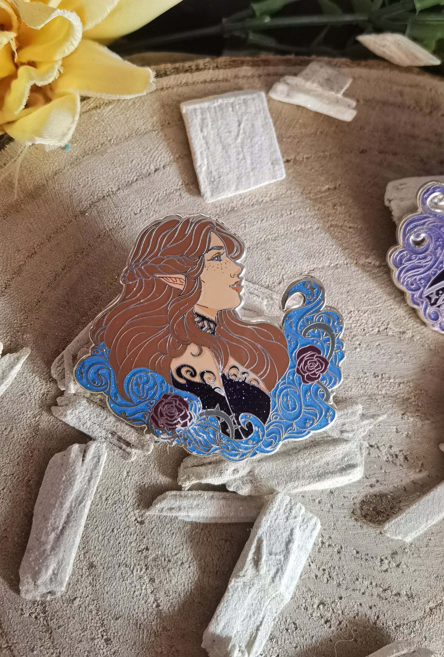 WOODEN PIN: I'm shipping them! Nessian, Feysand, Poppycas, Yenneralt, Jurdan, Darcy Elizabeth, Bryce Hunt, Rowaelin