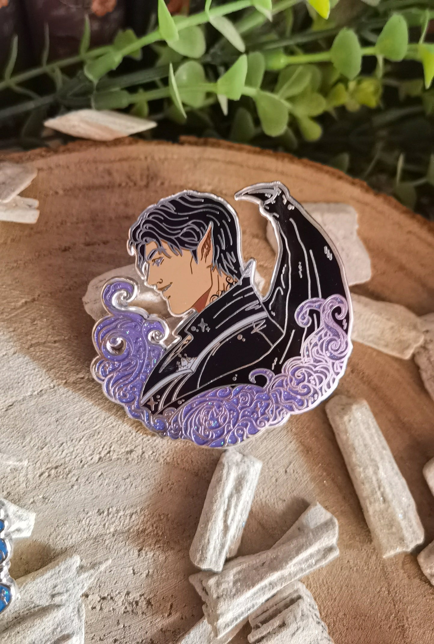 WOODEN PIN: I'm shipping them! Nessian, Feysand, Poppycas, Yenneralt, Jurdan, Darcy Elizabeth, Bryce Hunt, Rowaelin